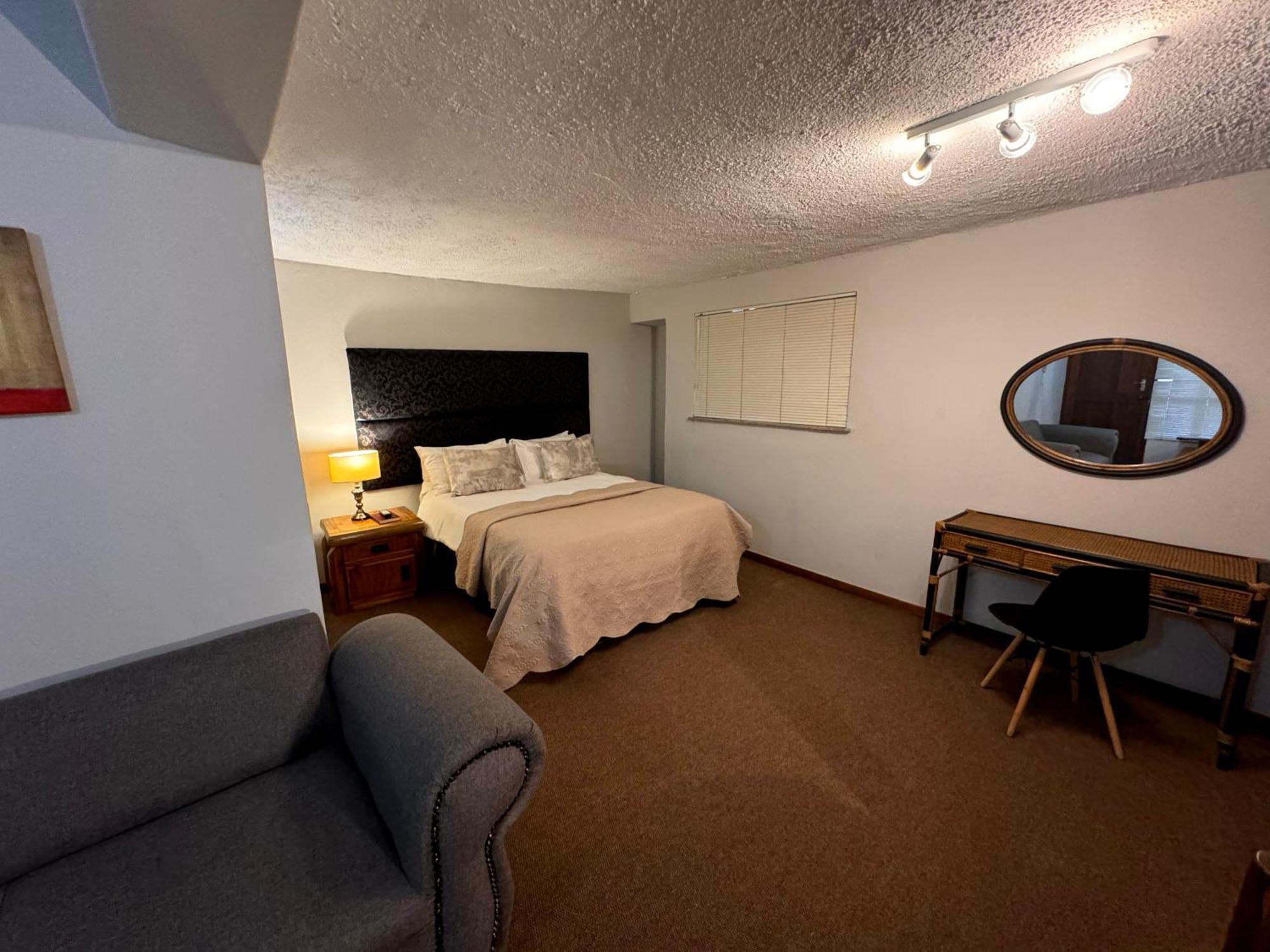 Centurion Guest House And Lodge Bagian luar foto